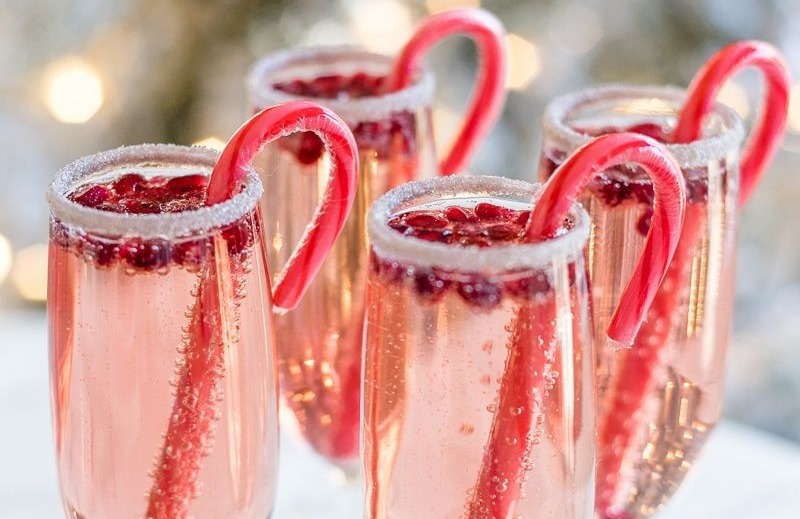 Holiday Cocktails: How to Create an Affordable Holiday Drink Station