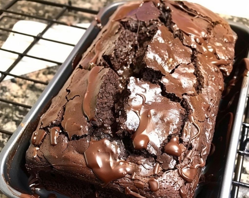Easy Hot Fudge Brownie Bread: A Quick Chocolate Lover's Dream overview
