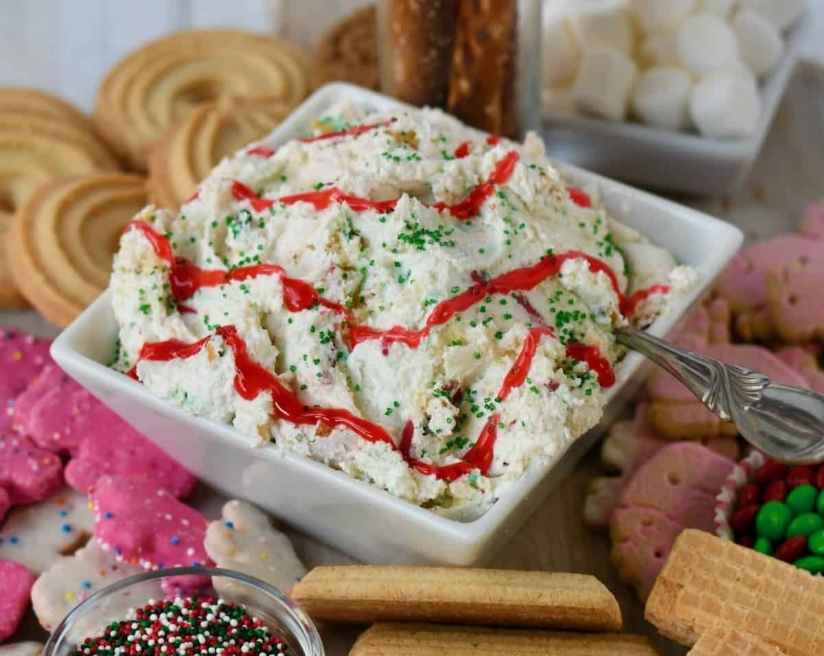 Easy No Bake Viral Christmas Tree Cake Dip overview